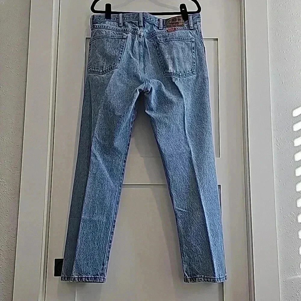 Wrangler Regular fit 36x30 light wash jeans - Picture 2 of 7